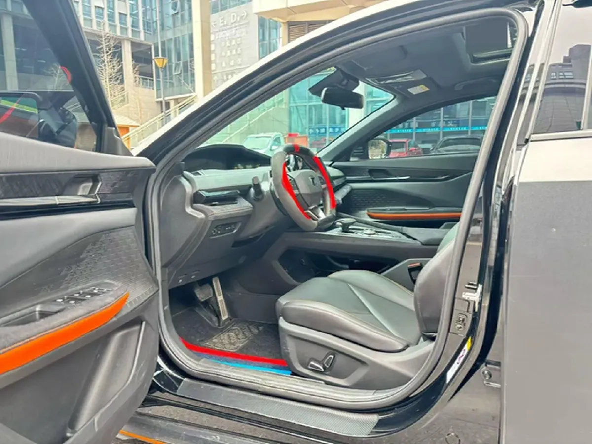 2022 ChangAn UNI-V 1.5T 188HP L4 7DCT,autocango,china used car exporter,china ev exporter,chinese used car exporter,chinese used ev exporter