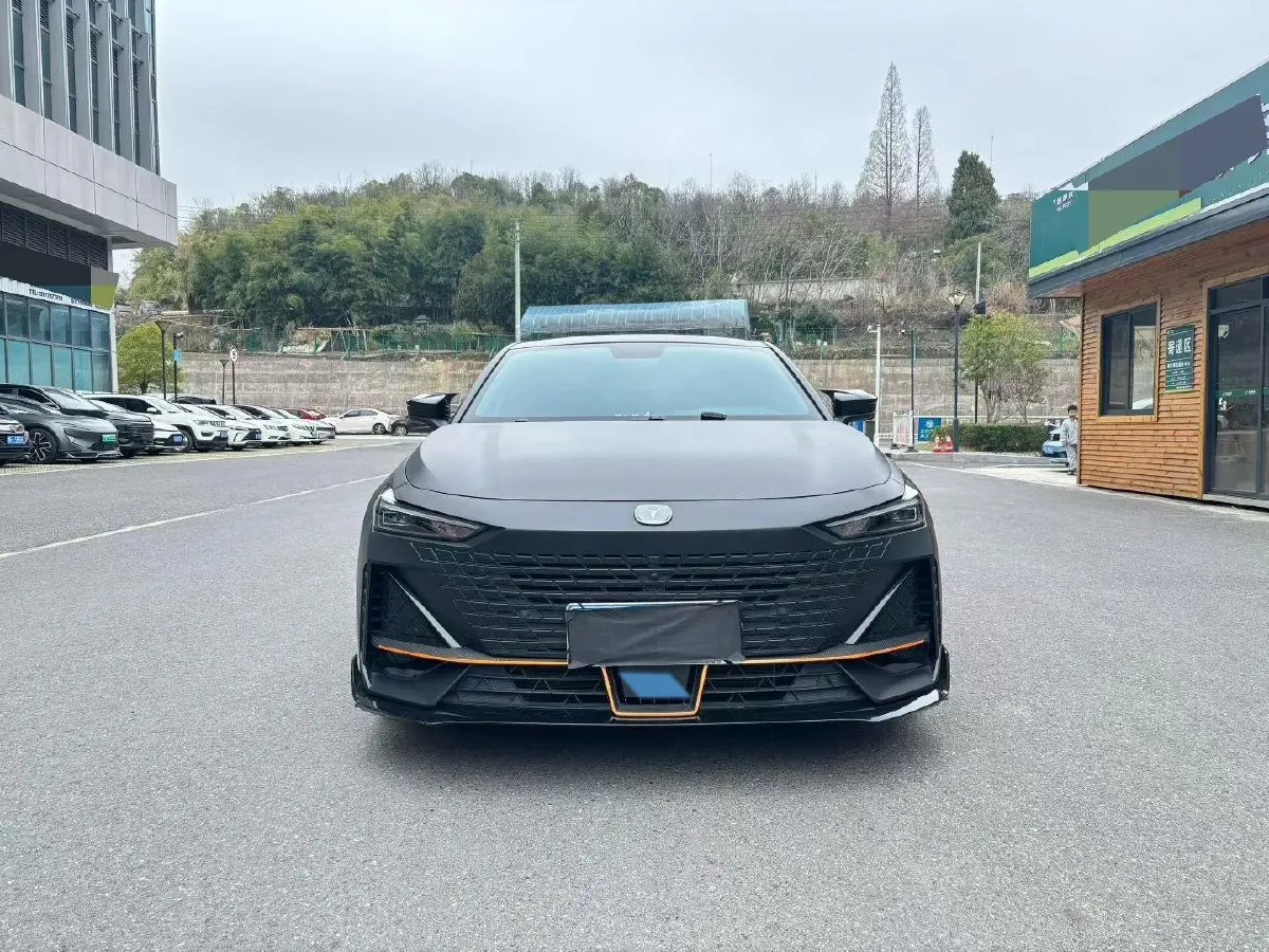 2022 ChangAn UNI-V 1.5T 188HP L4 7DCT,autocango,china used car exporter,china ev exporter,chinese used car exporter,chinese used ev exporter