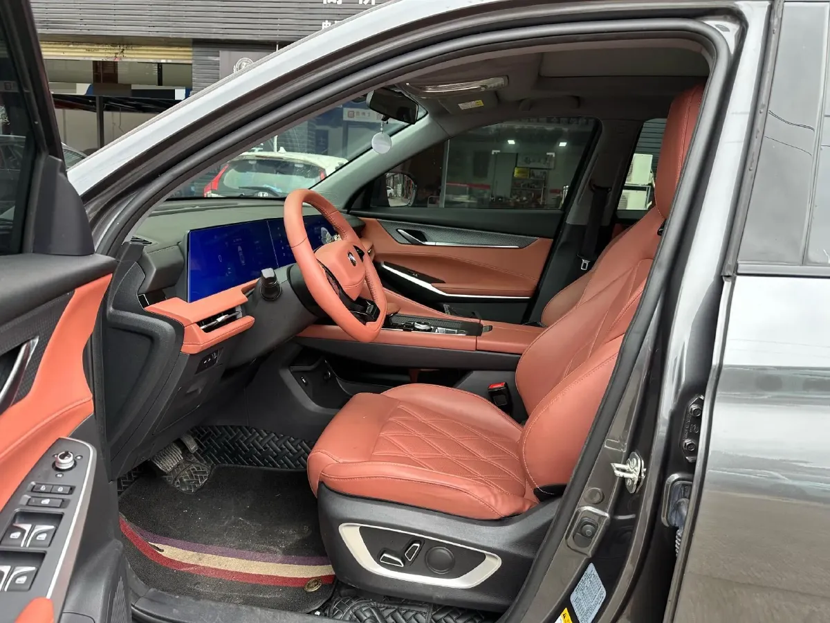 2023 ChangAn CS75 Plus 1.5T 188HP L4 8AT,autocango,china used car exporter,china ev exporter,chinese used car exporter,chinese used ev exporter