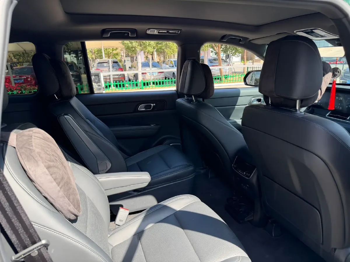 2021 Li ONE Range Extended 131HP REEV 40.5KWH,autocango,china used car exporter,china ev exporter,chinese used car exporter,chinese used ev exporter