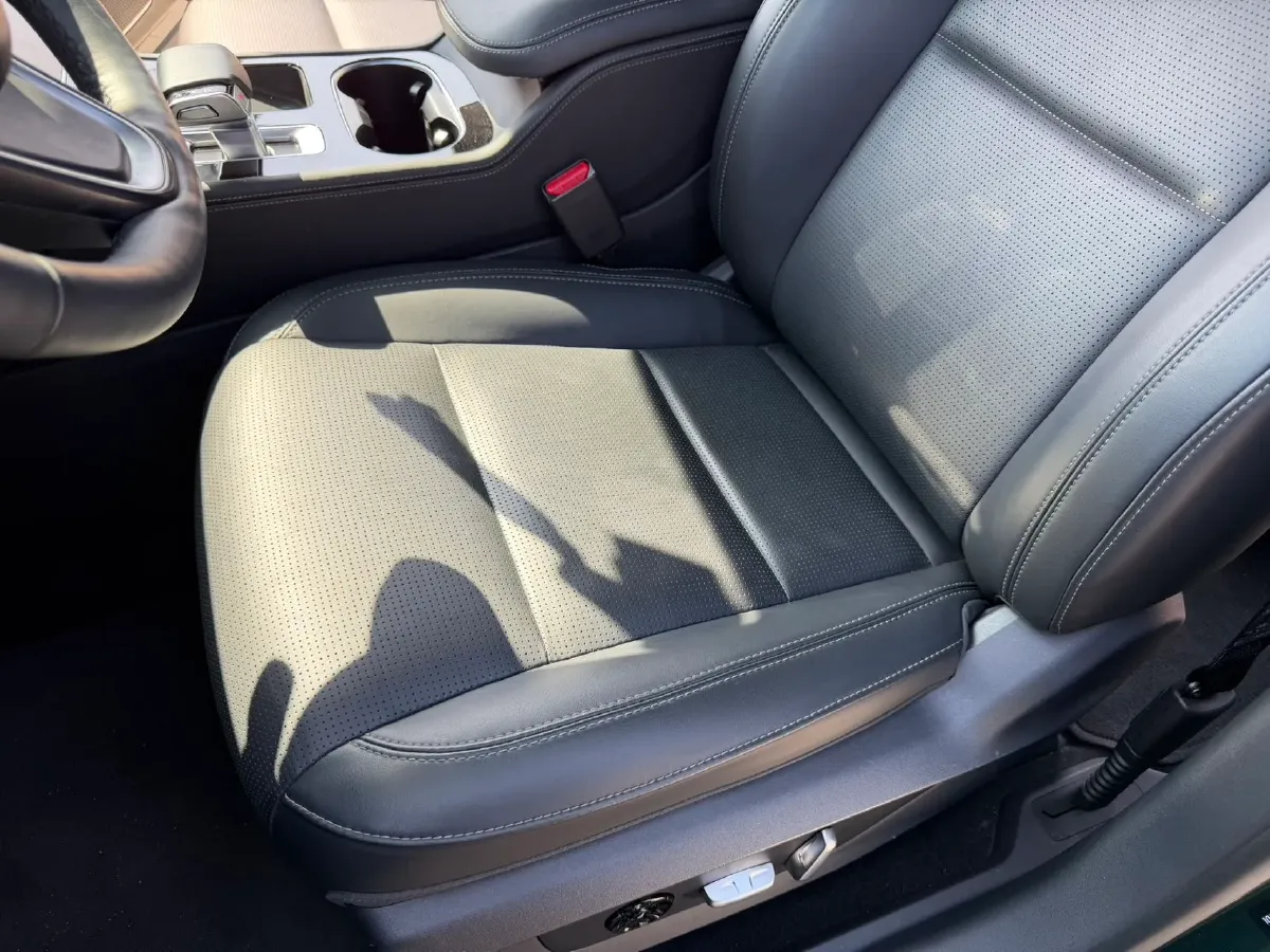 2021 Li ONE Range Extended 131HP REEV 40.5KWH,autocango,china used car exporter,china ev exporter,chinese used car exporter,chinese used ev exporter