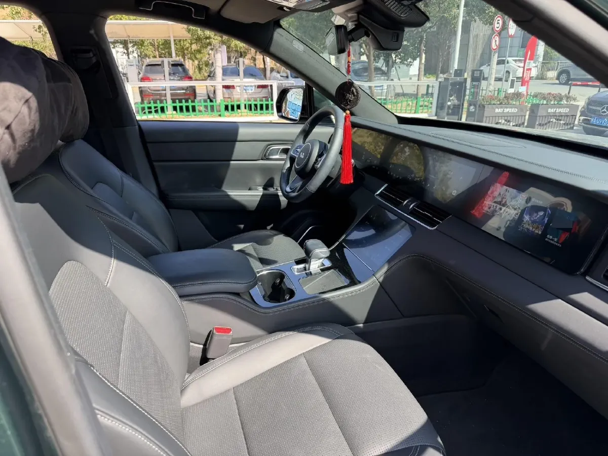 2021 Li ONE Range Extended 131HP REEV 40.5KWH,autocango,china used car exporter,china ev exporter,chinese used car exporter,chinese used ev exporter