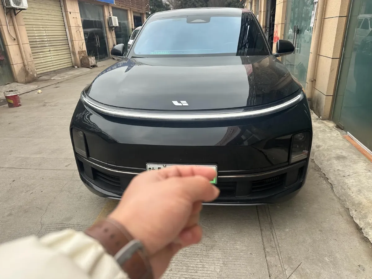 2024 Volvo S60 2.0T 197HP L4 7DCT,autocango,china used car exporter,china ev exporter,chinese used car exporter,chinese used ev exporter