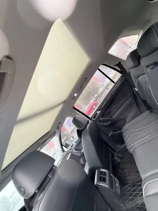 2024 Volkswagen Tiguan L 2.0T 186HP L4 7DCT,autocango,china used car exporter,china ev exporter,chinese used car exporter,chinese used ev exporter