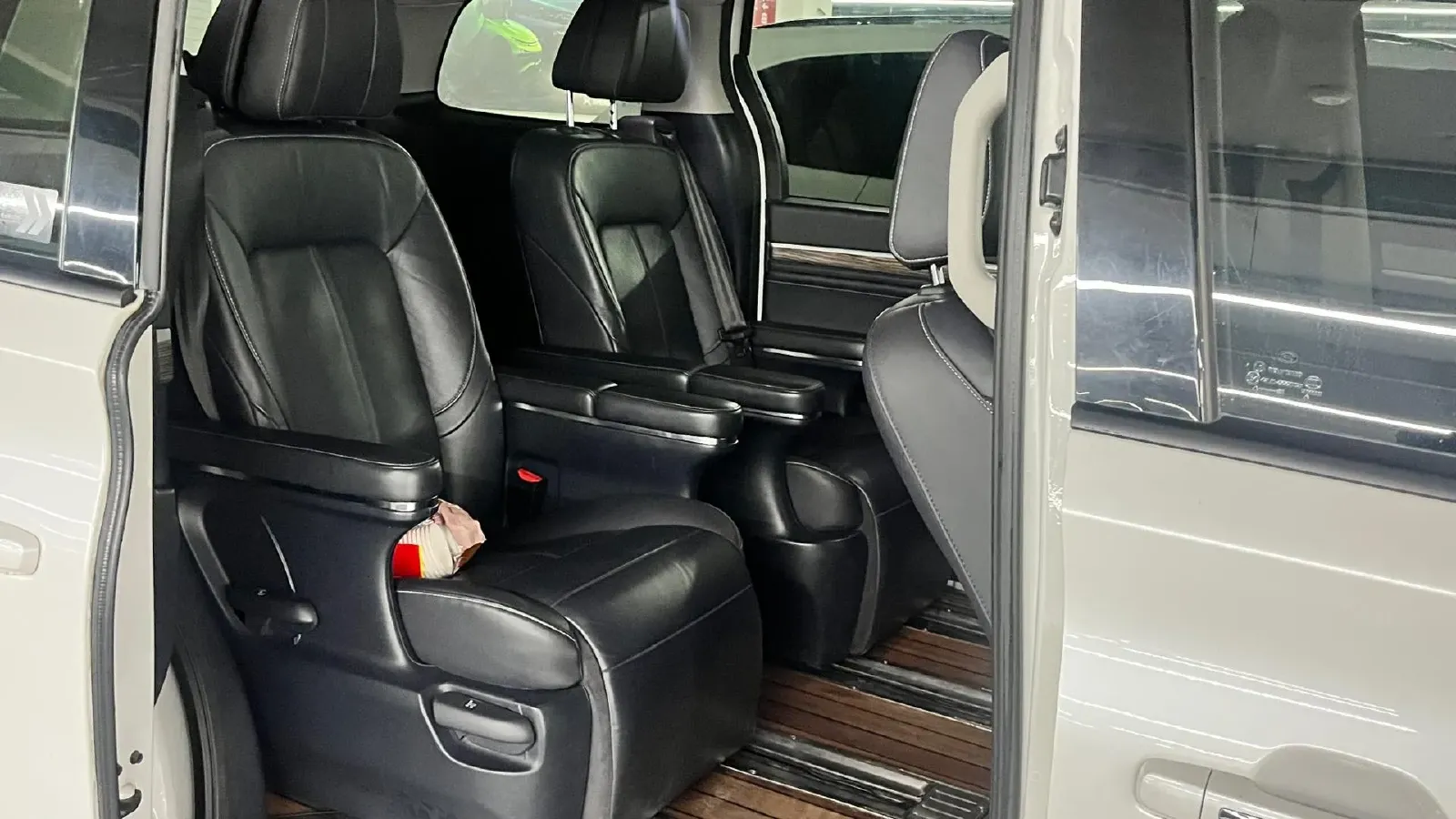 2021 GAC Trumpchi M8 2.0T 252HP L4 8AT,autocango,china used car exporter,china ev exporter,chinese used car exporter,chinese used ev exporter