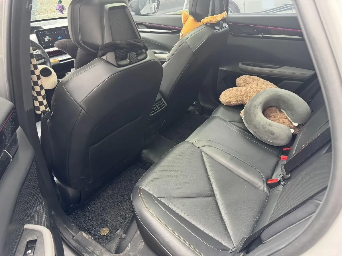 2022 ChangAn UNI-V 1.5T 188HP L4 7DCT,autocango,china used car exporter,china ev exporter,chinese used car exporter,chinese used ev exporter