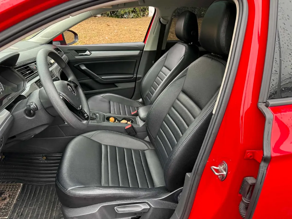 2019 Volkswagen T-Cross 1.4T 150HP L4 7DCT,autocango,china used car exporter,china ev exporter,chinese used car exporter,chinese used ev exporter