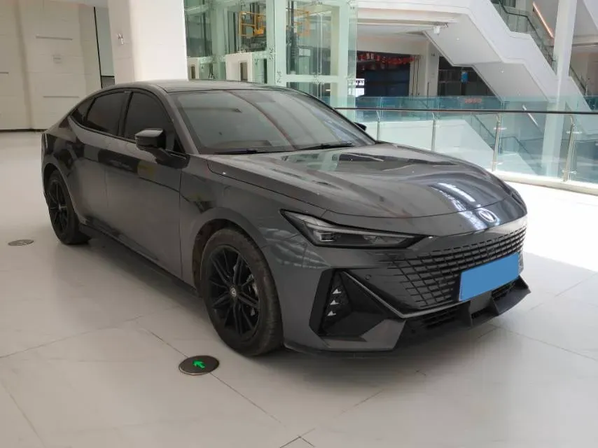 2022 ChangAn UNI-V 1.5T 188HP L4 7DCT,autocango,china used car exporter,china ev exporter,chinese used car exporter,chinese used ev exporter