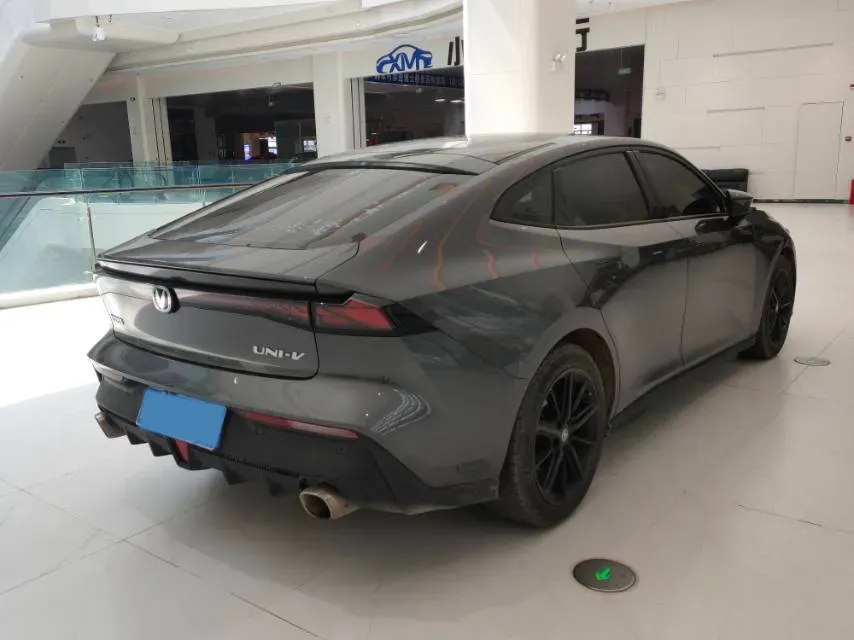 2022 ChangAn UNI-V 1.5T 188HP L4 7DCT,autocango,china used car exporter,china ev exporter,chinese used car exporter,chinese used ev exporter