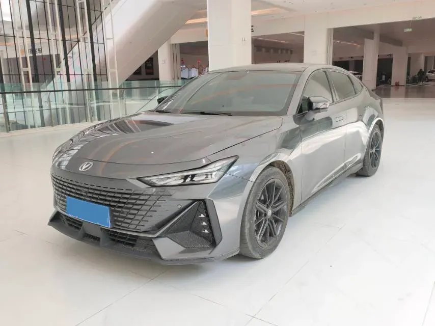 2022 ChangAn UNI-V 1.5T 188HP L4 7DCT,autocango,china used car exporter,china ev exporter,chinese used car exporter,chinese used ev exporter