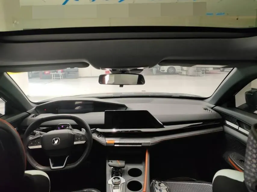 2022 ChangAn UNI-V 1.5T 188HP L4 7DCT,autocango,china used car exporter,china ev exporter,chinese used car exporter,chinese used ev exporter