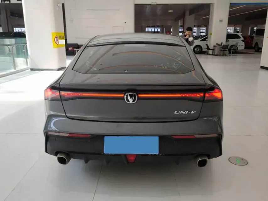 2022 ChangAn UNI-V 1.5T 188HP L4 7DCT,autocango,china used car exporter,china ev exporter,chinese used car exporter,chinese used ev exporter