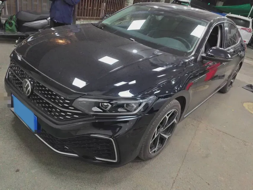 2023 Volkswagen Passat 2.0T 186HP L4 7DCT,autocango,china used car exporter,china ev exporter,chinese used car exporter,chinese used ev exporter