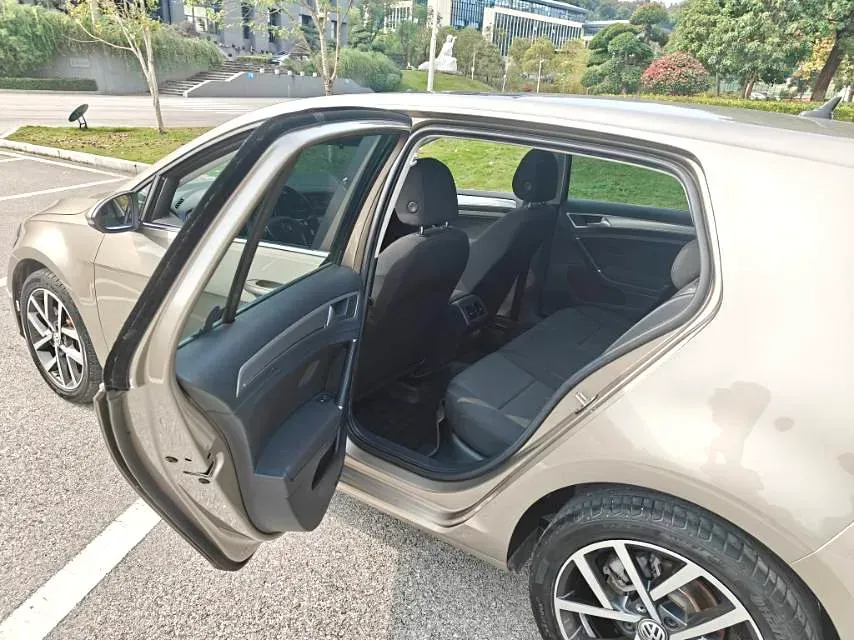 2020 Volkswagen Golf 1.2T 116HP L4 7DCT,autocango,china used car exporter,china ev exporter,chinese used car exporter,chinese used ev exporter