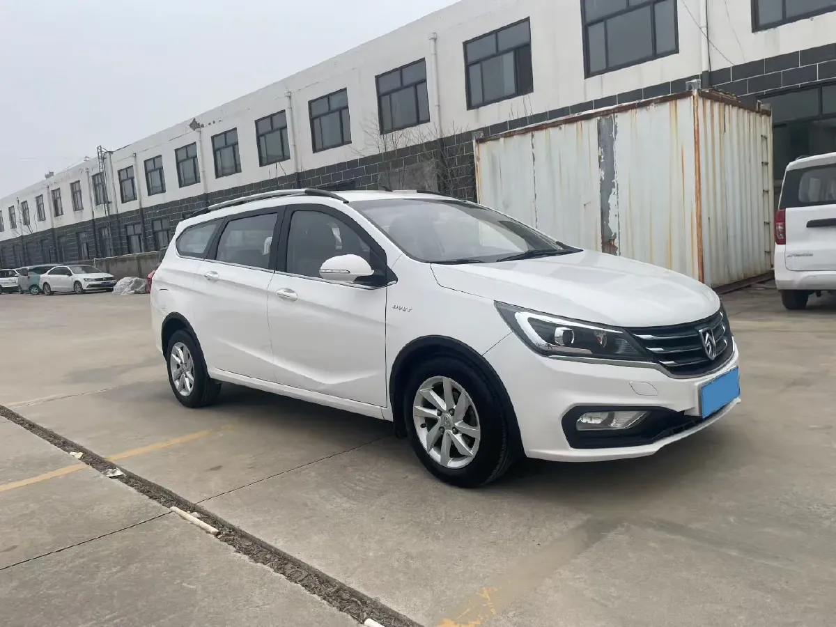 2017 BaoJun 310W 1.5L 112HP L4 6MT,autocango,china used car exporter,china ev exporter,chinese used car exporter,chinese used ev exporter
