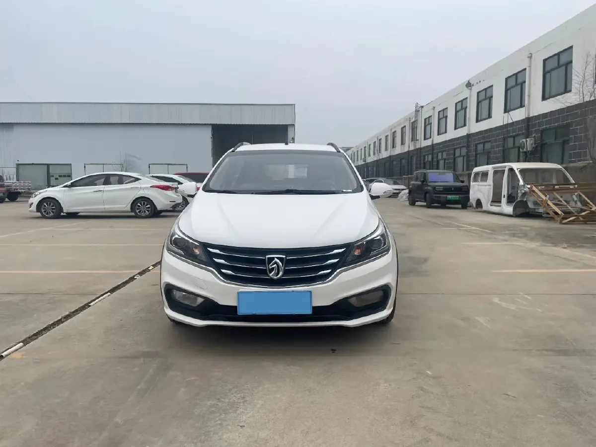 2017 BaoJun 310W 1.5L 112HP L4 6MT,autocango,china used car exporter,china ev exporter,chinese used car exporter,chinese used ev exporter