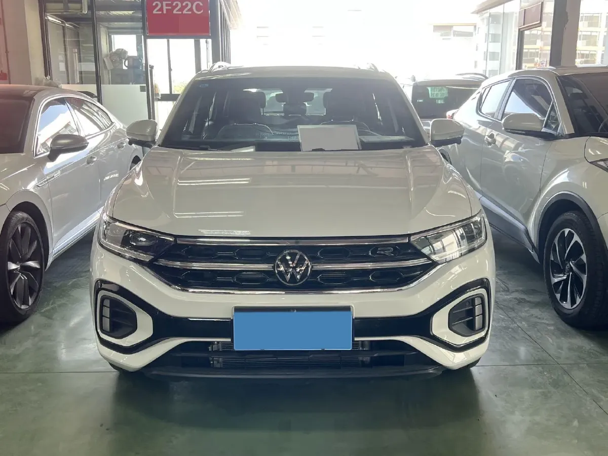 2025 Volkswagen T-Roc 1.5T 160HP L4 7DCT,autocango,china used car exporter,china ev exporter,chinese used car exporter,chinese used ev exporter