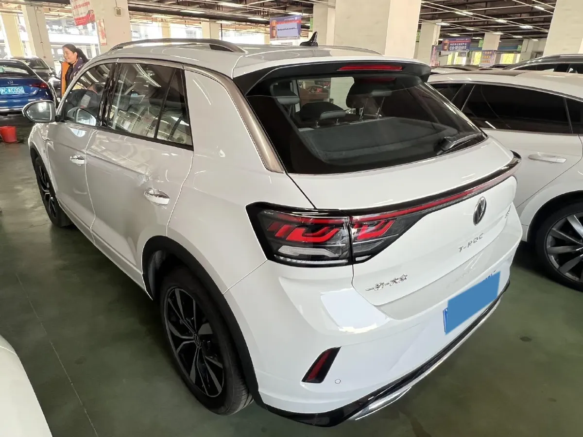 2025 Volkswagen T-Roc 1.5T 160HP L4 7DCT,autocango,china used car exporter,china ev exporter,chinese used car exporter,chinese used ev exporter