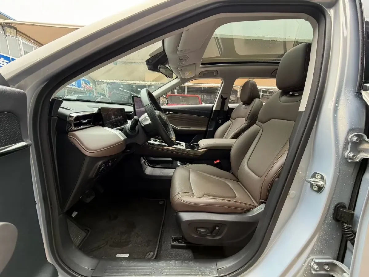 2024 GAC Trumpchi GS4 1.5T 177HP L4 7DCT,autocango,china used car exporter,china ev exporter,chinese used car exporter,chinese used ev exporter