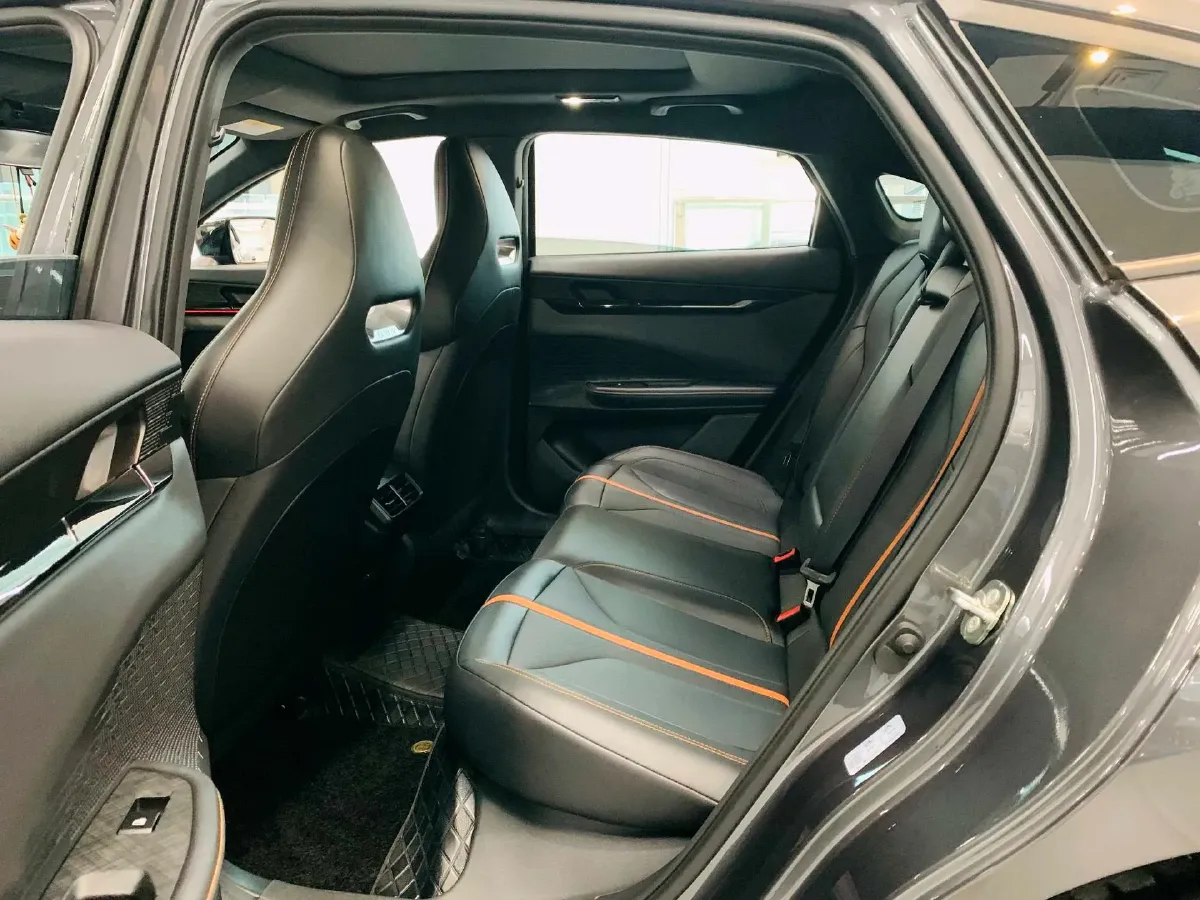 2024 ChangAn UNI-V 1.5T 188HP L4 7DCT,autocango,china used car exporter,china ev exporter,chinese used car exporter,chinese used ev exporter