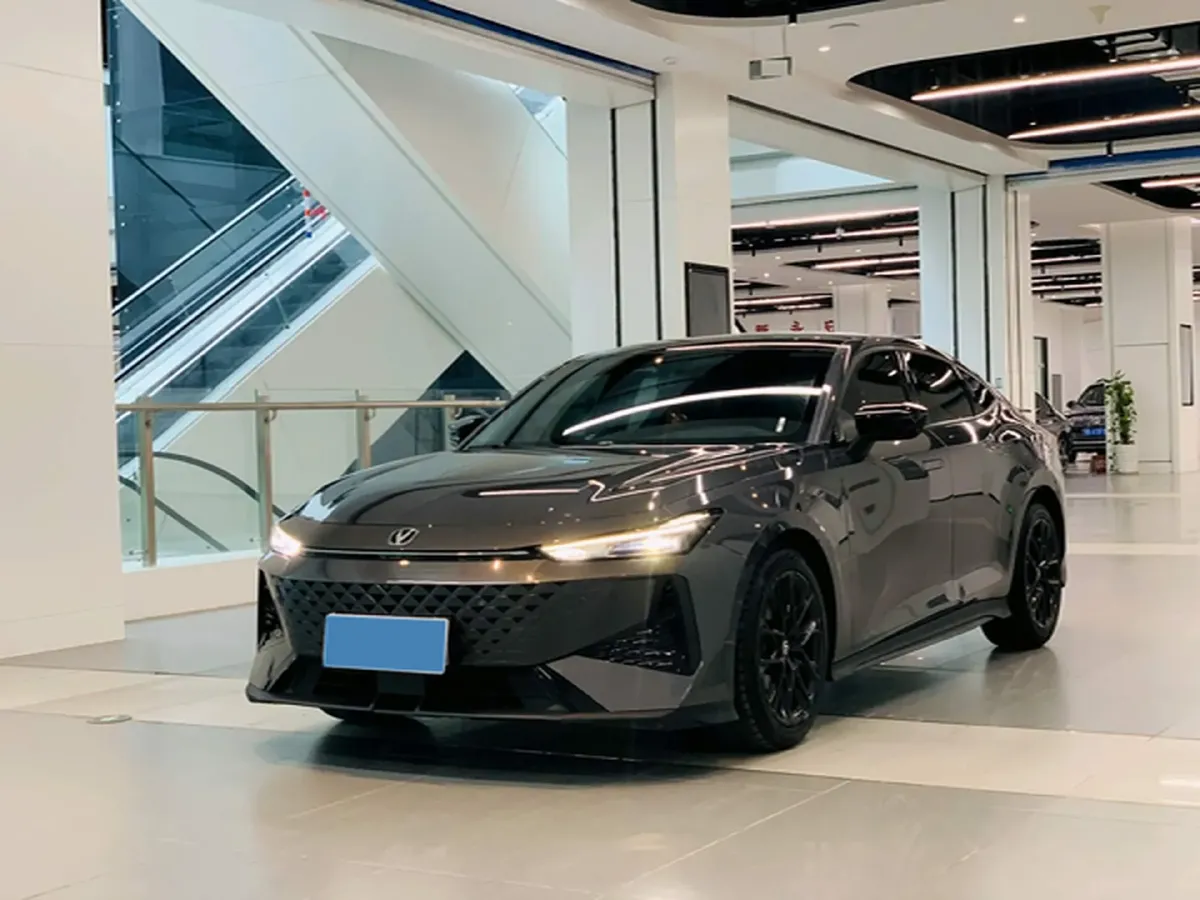 2024 ChangAn UNI-V 1.5T 188HP L4 7DCT,autocango,china used car exporter,china ev exporter,chinese used car exporter,chinese used ev exporter