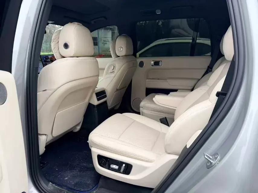 2022 Li L9 Range Extended 154HP REEV 42.6KWH,autocango,china used car exporter,china ev exporter,chinese used car exporter,chinese used ev exporter