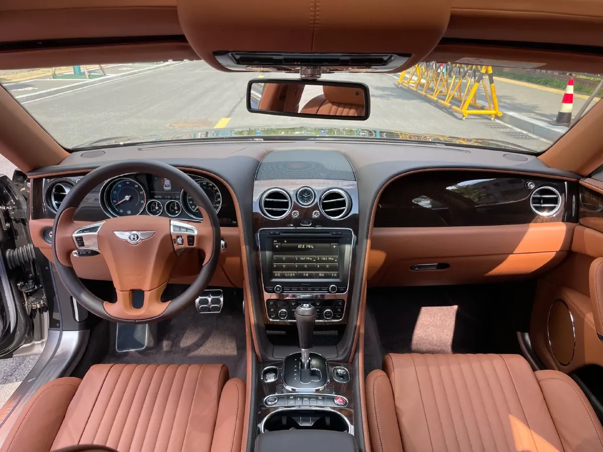 2017 Bentley Flying Spur 4.0T 507HP V8 8AT,autocango,china used car exporter,china ev exporter,chinese used car exporter,chinese used ev exporter