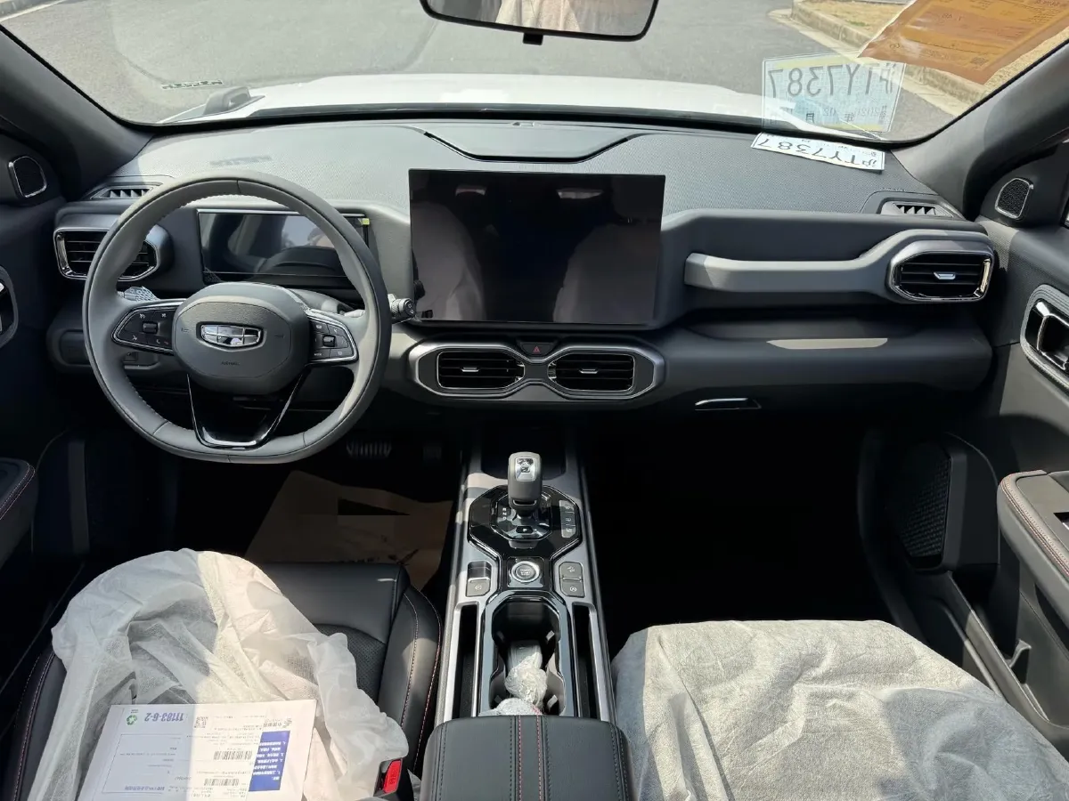 2025 Geely Cowboy 1.5T 181HP L4 7DCT,autocango,china used car exporter,china ev exporter,chinese used car exporter,chinese used ev exporter