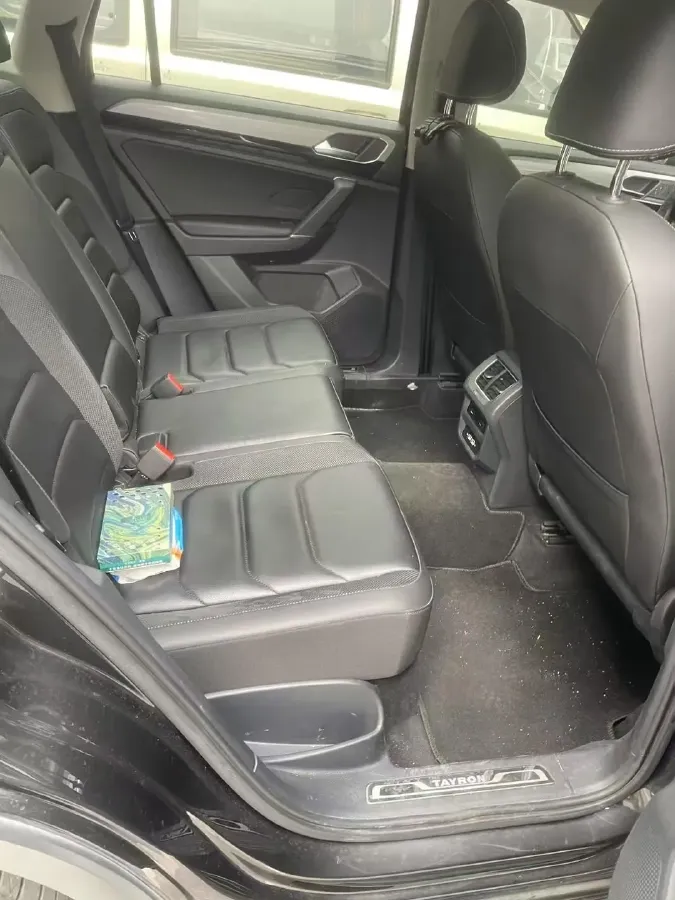 2019 Jeep Cherokee 2.0T 234HP L4 9AT,autocango,china used car exporter,china ev exporter,chinese used car exporter,chinese used ev exporter