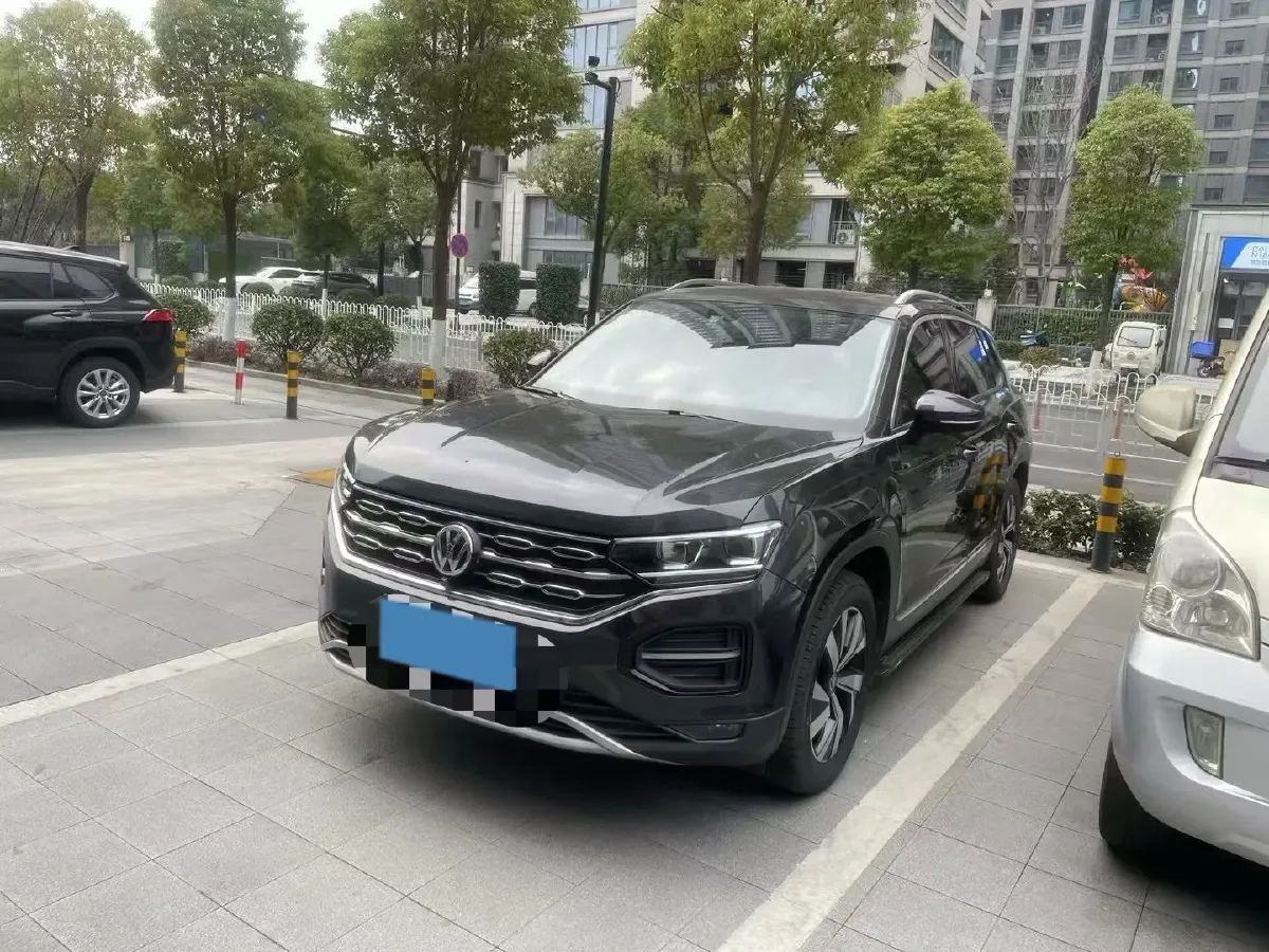 2019 Jeep Cherokee 2.0T 234HP L4 9AT,autocango,china used car exporter,china ev exporter,chinese used car exporter,chinese used ev exporter