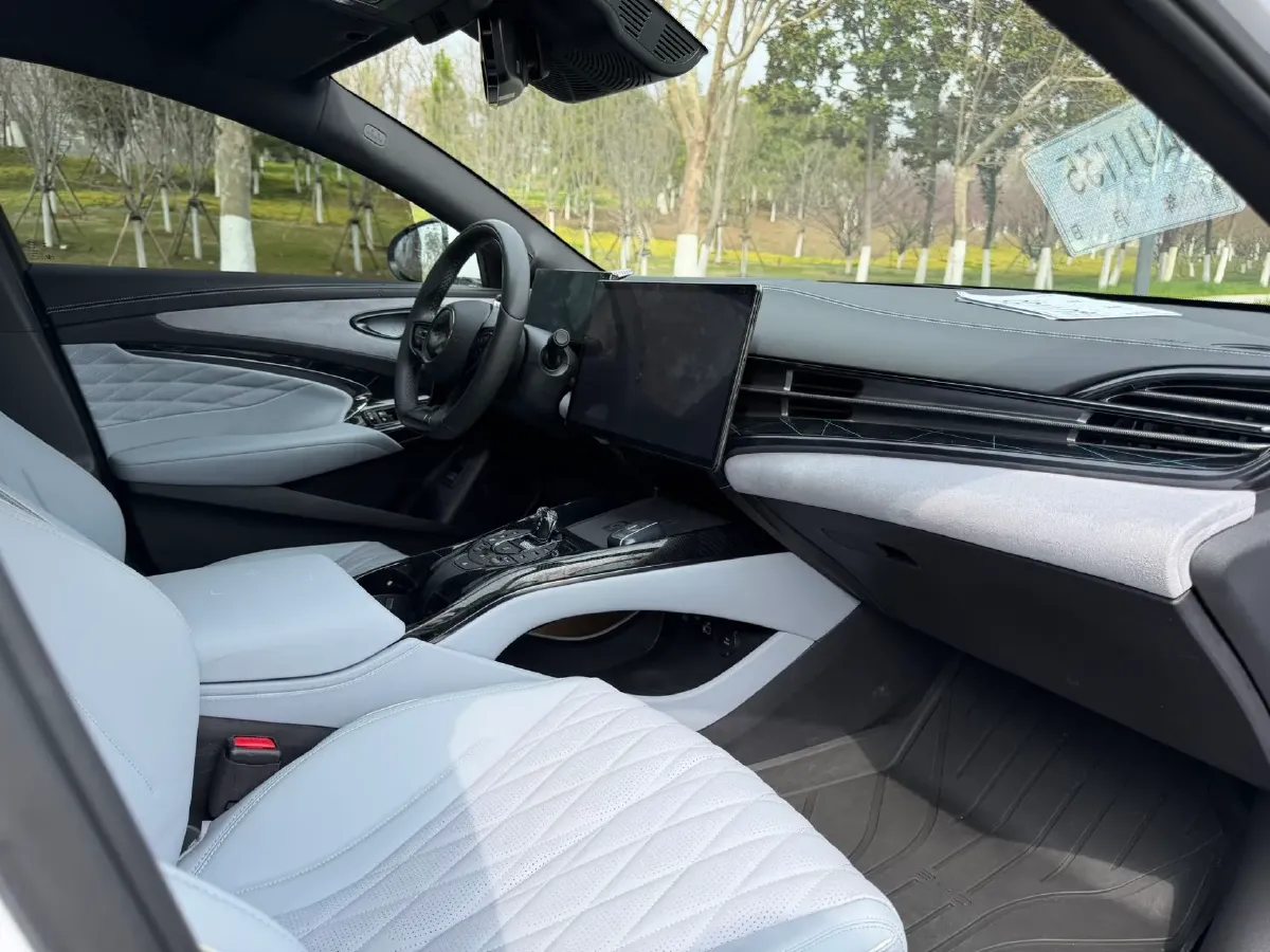 2022 AITO AITO M5 Range Extended 125HP REEV 40KWH,autocango,china used car exporter,china ev exporter,chinese used car exporter,chinese used ev exporter