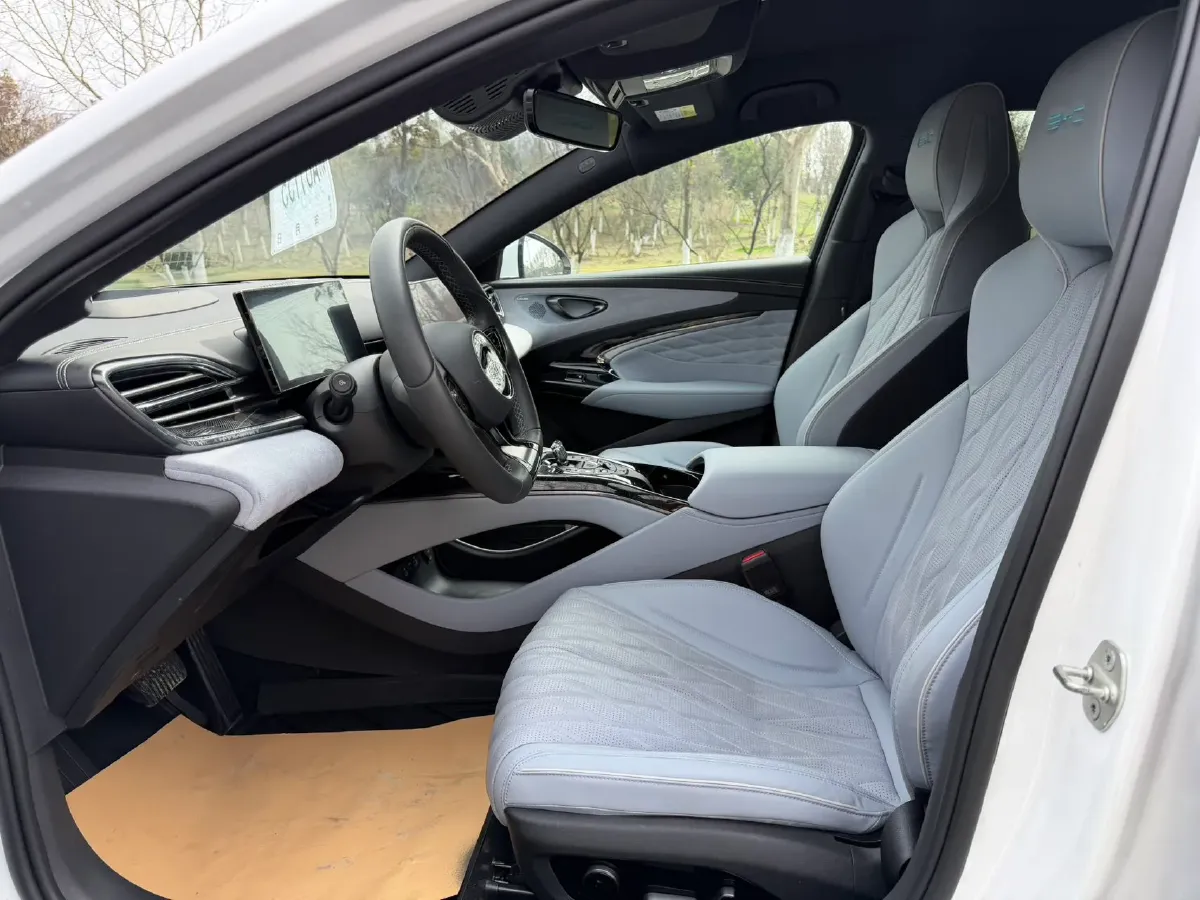 2022 AITO AITO M5 Range Extended 125HP REEV 40KWH,autocango,china used car exporter,china ev exporter,chinese used car exporter,chinese used ev exporter