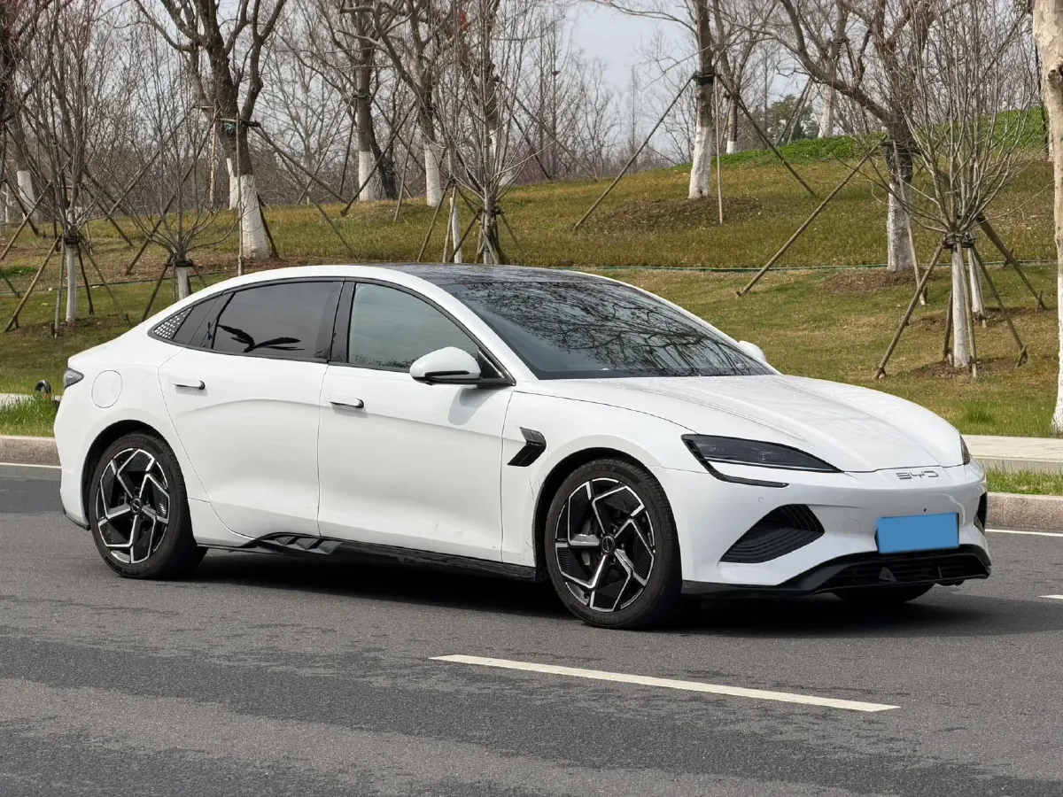 2022 AITO AITO M5 Range Extended 125HP REEV 40KWH,autocango,china used car exporter,china ev exporter,chinese used car exporter,chinese used ev exporter