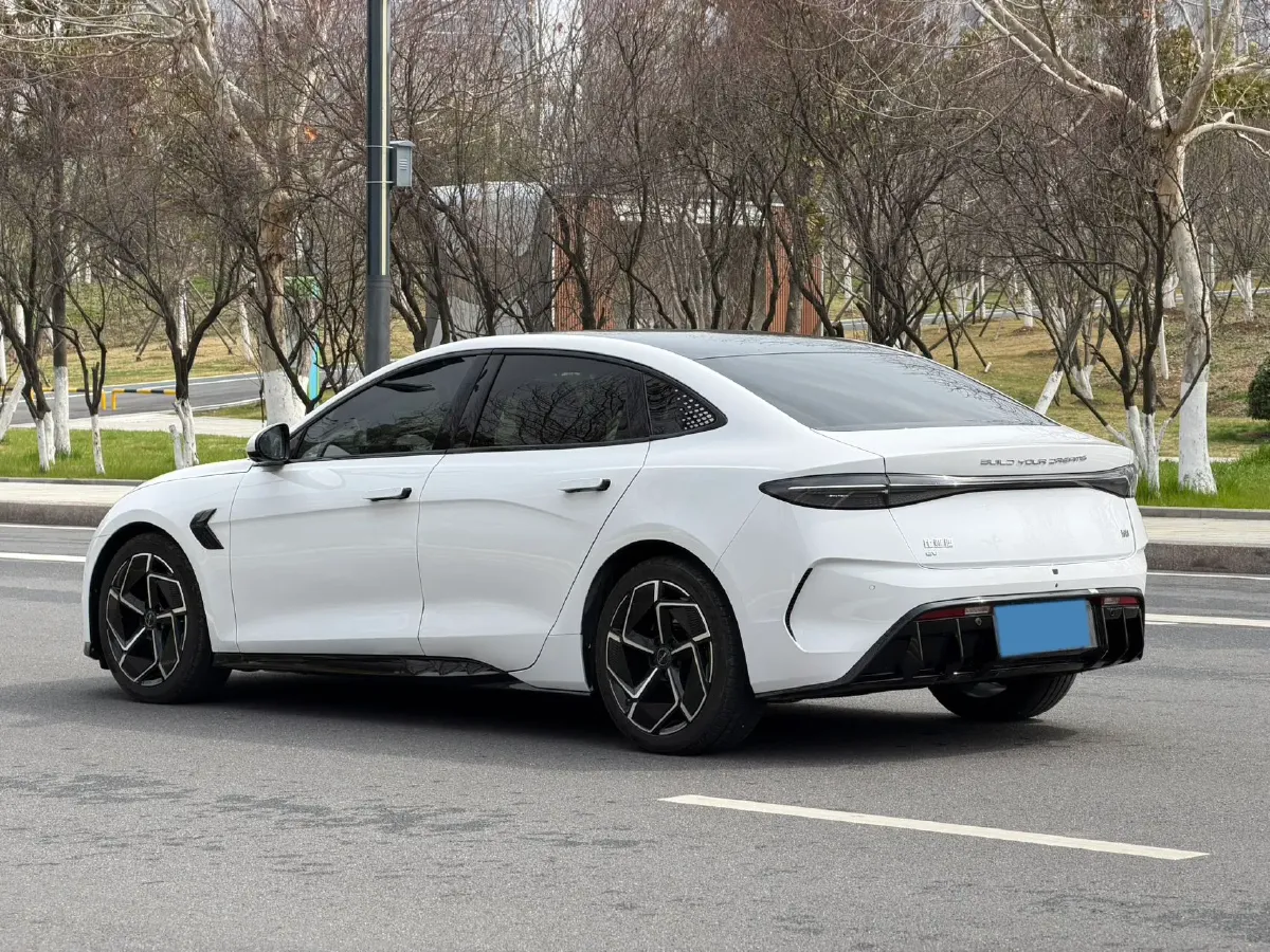 2022 AITO AITO M5 Range Extended 125HP REEV 40KWH,autocango,china used car exporter,china ev exporter,chinese used car exporter,chinese used ev exporter