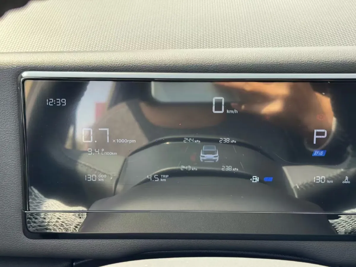 2025 Geely Cowboy 1.5T 181HP L4 7DCT,autocango,china used car exporter,china ev exporter,chinese used car exporter,chinese used ev exporter