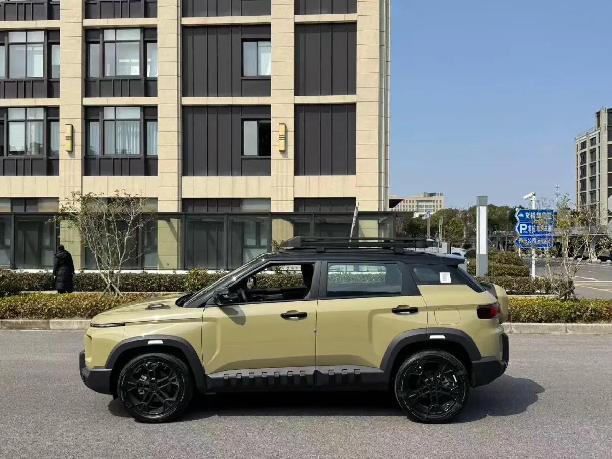 2025 Geely Cowboy 1.5T 181HP L4 7DCT,autocango,china used car exporter,china ev exporter,chinese used car exporter,chinese used ev exporter