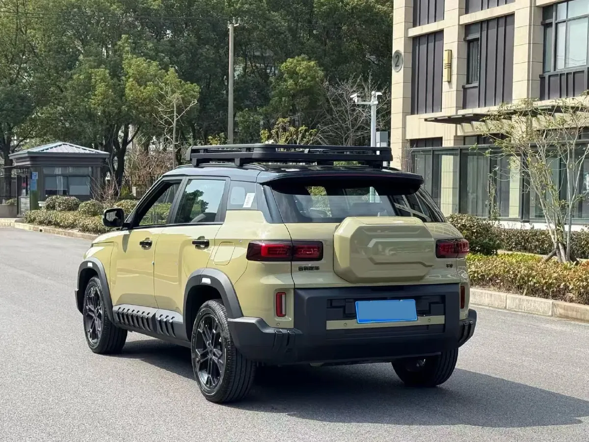 2025 Geely Cowboy 1.5T 181HP L4 7DCT,autocango,china used car exporter,china ev exporter,chinese used car exporter,chinese used ev exporter