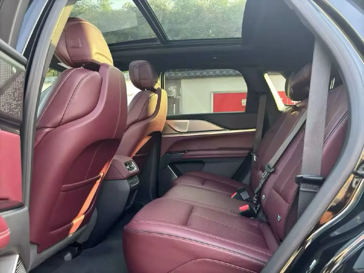 2024 Cadillac XT5 2.0T 237HP L4 9AT,autocango,china used car exporter,china ev exporter,chinese used car exporter,chinese used ev exporter