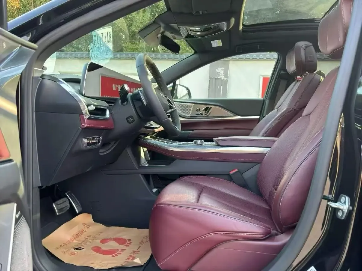 2024 Cadillac XT5 2.0T 237HP L4 9AT,autocango,china used car exporter,china ev exporter,chinese used car exporter,chinese used ev exporter