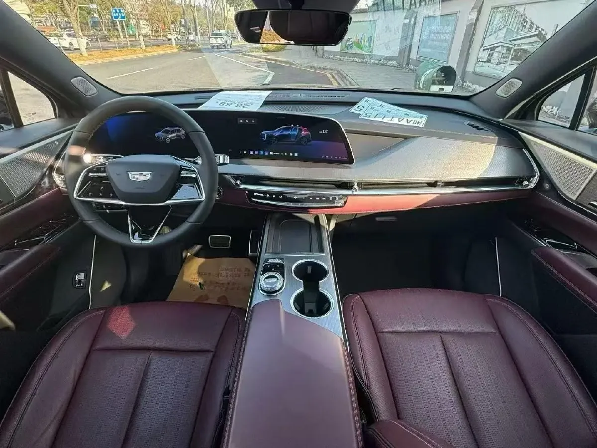 2024 Cadillac XT5 2.0T 237HP L4 9AT,autocango,china used car exporter,china ev exporter,chinese used car exporter,chinese used ev exporter