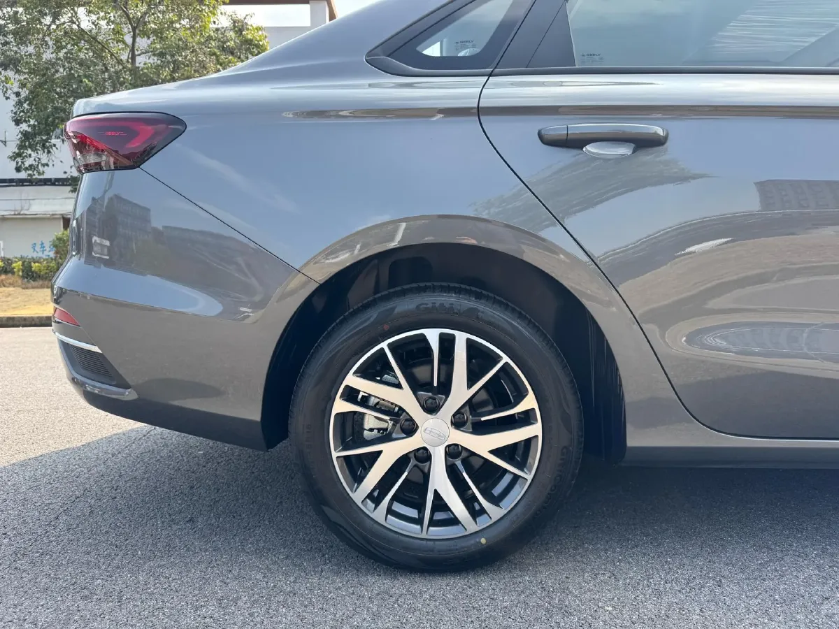 2026 Geely Emgrand 1.5L 120HP L4 CVT,autocango,china used car exporter,china ev exporter,chinese used car exporter,chinese used ev exporter