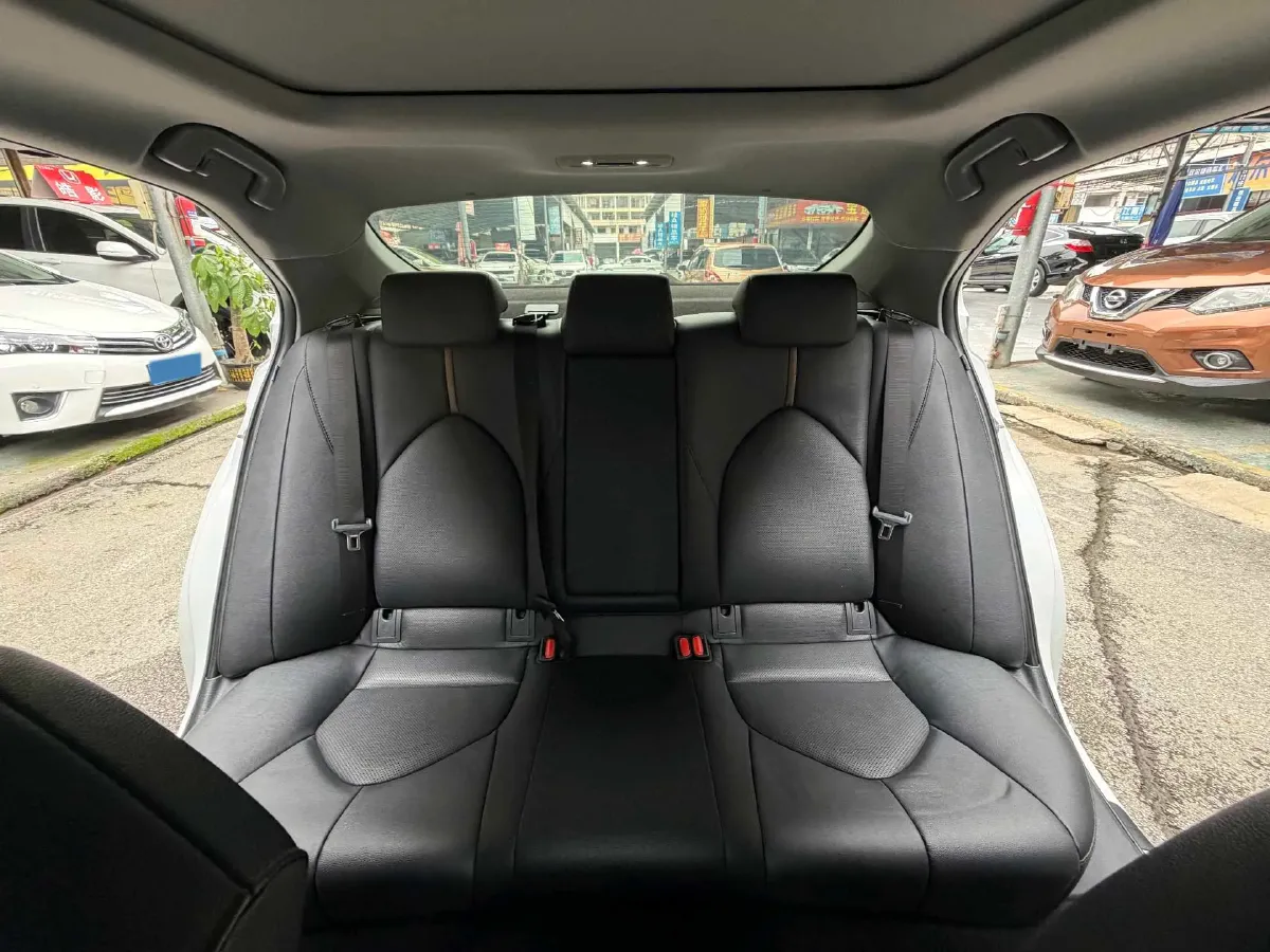 2021 Toyota Camry 2.5L 209HP L4 8AT,autocango,china used car exporter,china ev exporter,chinese used car exporter,chinese used ev exporter