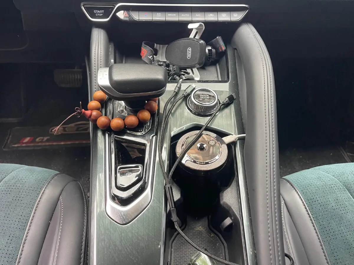 2021 Geely Monjaro 2.0T 218HP L4 7DCT,autocango,china used car exporter,china ev exporter,chinese used car exporter,chinese used ev exporter