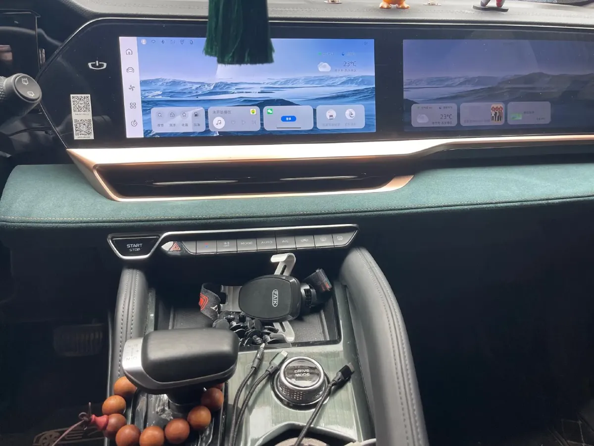 2021 Geely Monjaro 2.0T 218HP L4 7DCT,autocango,china used car exporter,china ev exporter,chinese used car exporter,chinese used ev exporter