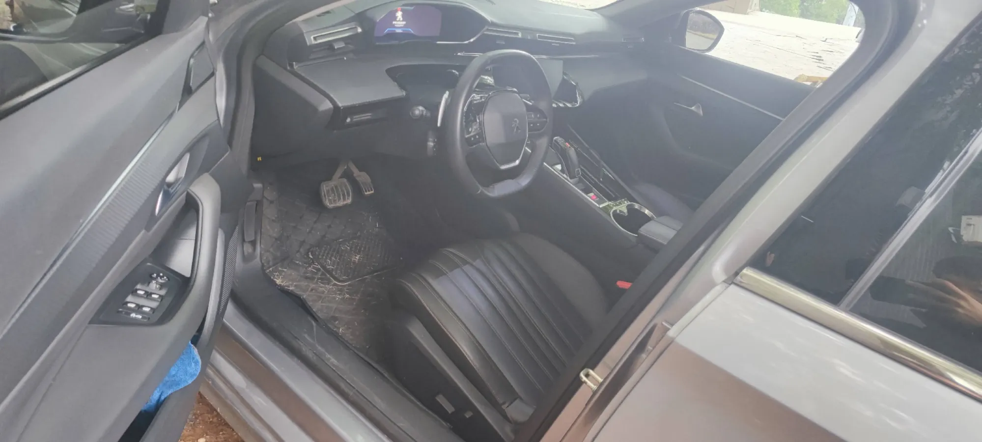 2022 Peugeot 508 1.8T 211HP L4 8AT,autocango,china used car exporter,china ev exporter,chinese used car exporter,chinese used ev exporter