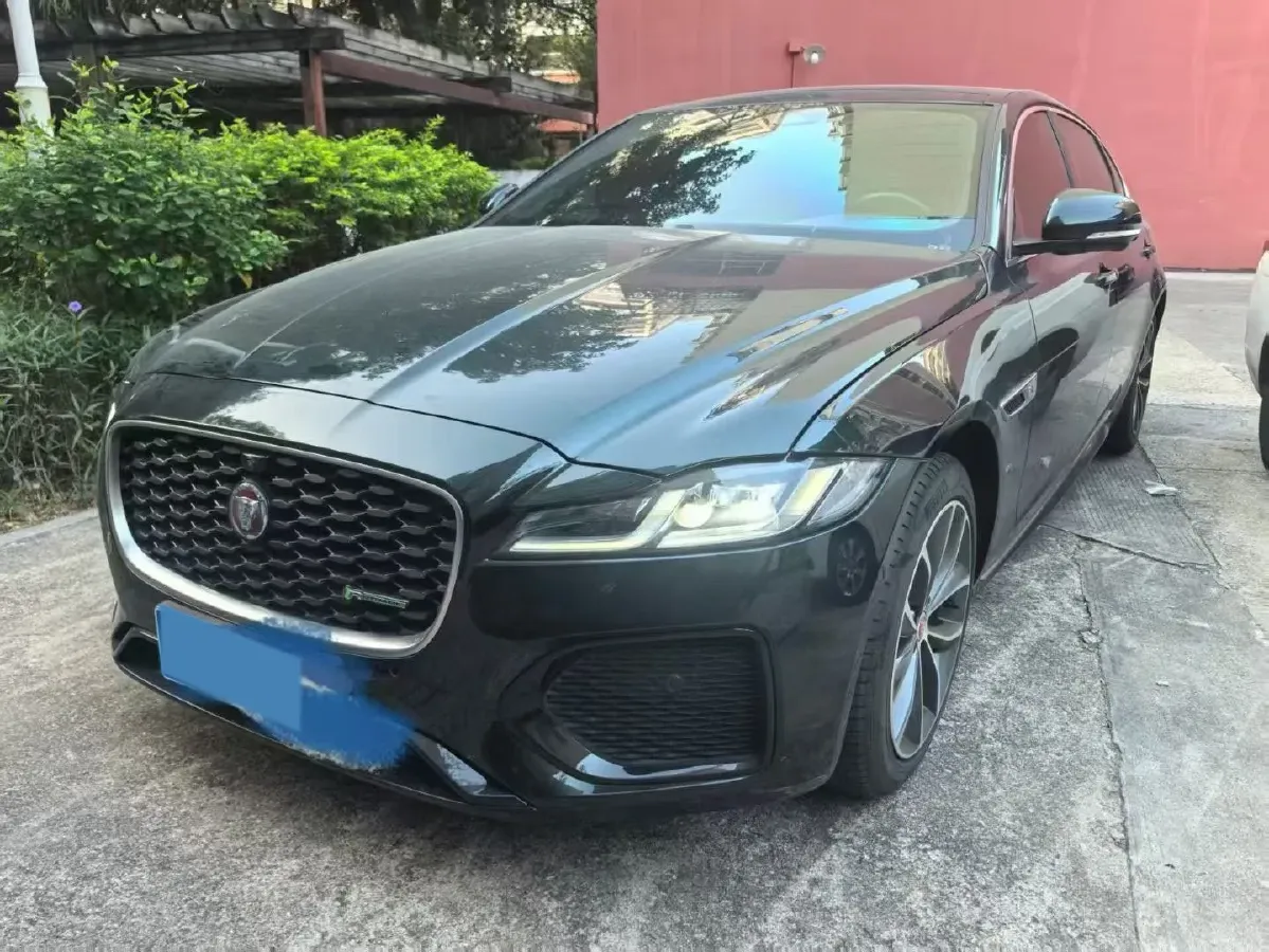 2022 Jaguar XFL 2.0T 250HP L4 8AT,autocango,china used car exporter,china ev exporter,chinese used car exporter,chinese used ev exporter