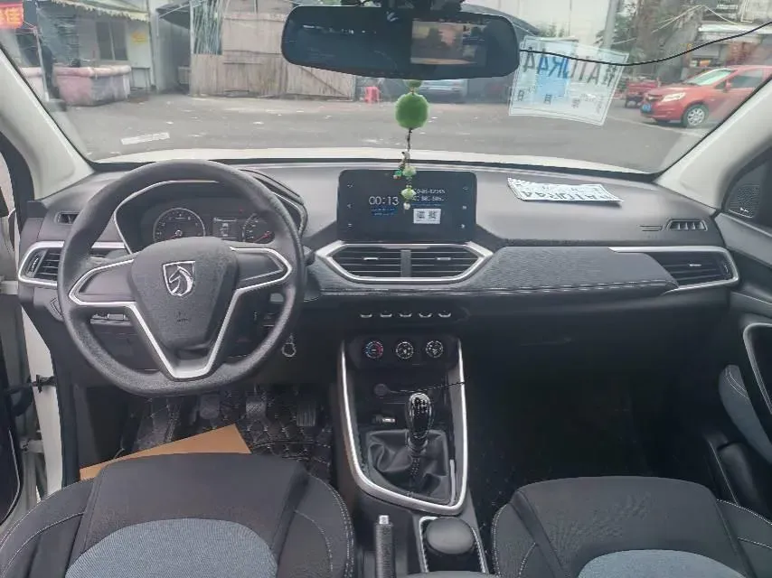 2018 BaoJun 530 1.5T 150HP L4 6MT,autocango,china used car exporter,china ev exporter,chinese used car exporter,chinese used ev exporter