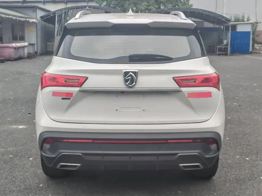 2018 BaoJun 530 1.5T 150HP L4 6MT,autocango,china used car exporter,china ev exporter,chinese used car exporter,chinese used ev exporter