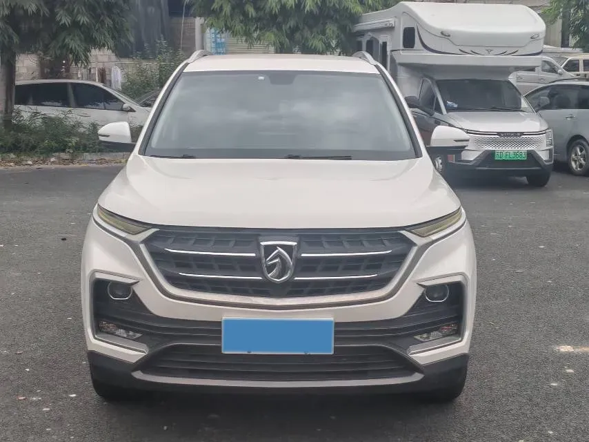 2018 BaoJun 530 1.5T 150HP L4 6MT,autocango,china used car exporter,china ev exporter,chinese used car exporter,chinese used ev exporter