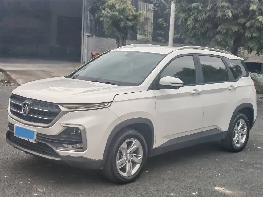 2018 BaoJun 530 1.5T 150HP L4 6MT,autocango,china used car exporter,china ev exporter,chinese used car exporter,chinese used ev exporter